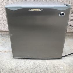 Mini Refrigerator 