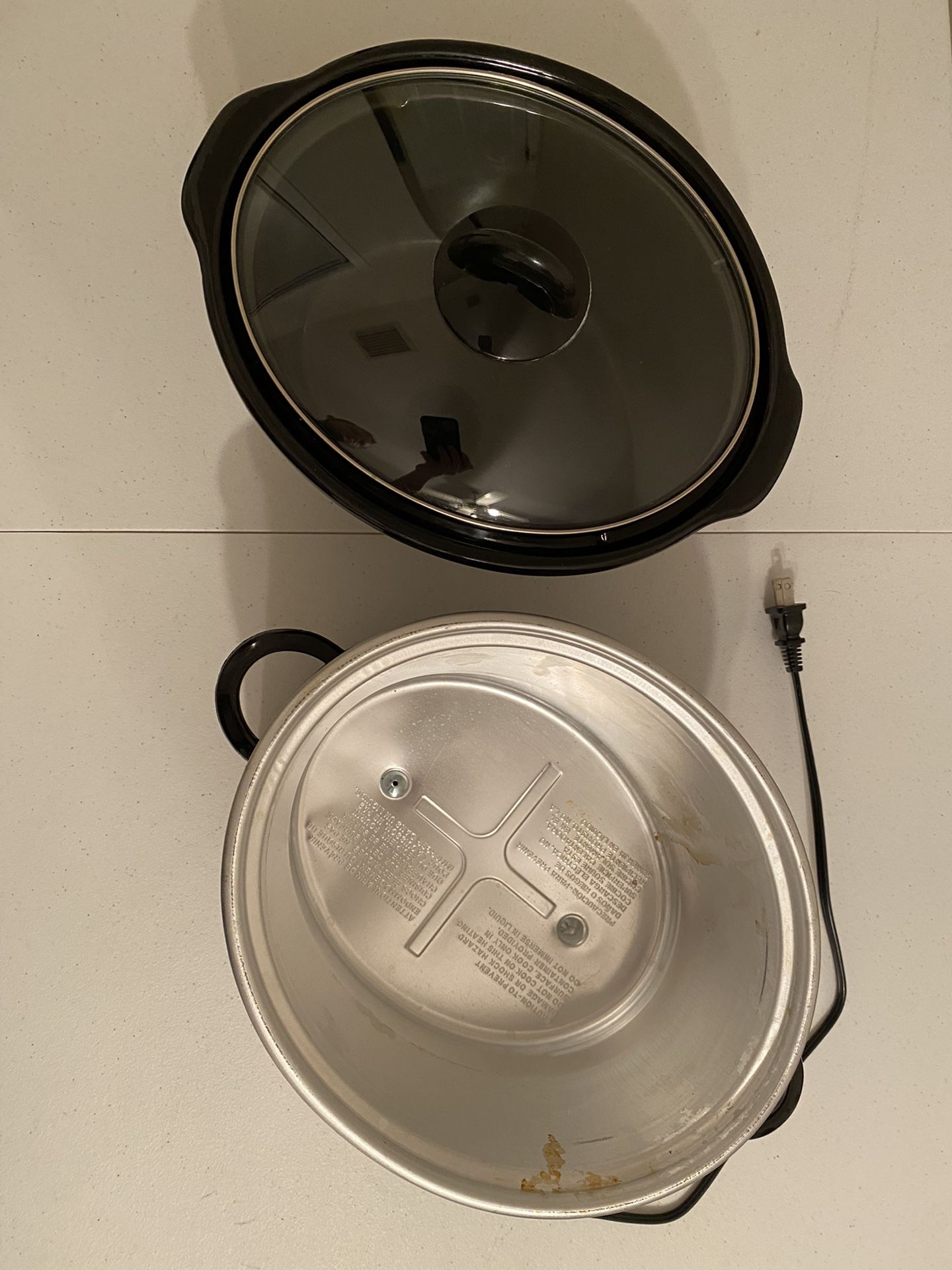NEW Slow Cooker Farberware 6-Quart Kitchen Sutainless Steel Glass Lid Slow  Cooker for Sale in Seattle, WA - OfferUp