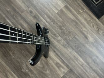 Late 1980s Ibanez sound gear SR1000e Bass Guitar with hard shell case