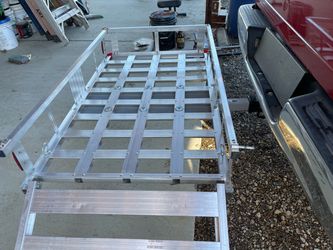 Cargo carrier tow hitch rack