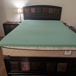 QUEENE Wood Bedroom Set $500