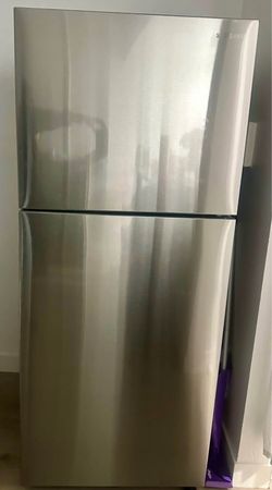 Samsung Stainless Steel Refrigerator – Excellent Condition