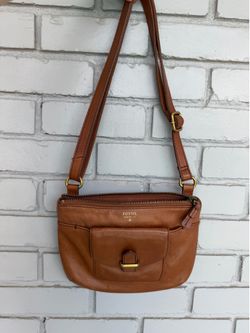 Fossil Brown Leather Crossbody Bag Adjustable Strap Front Flap Pocket Zip Top Purse