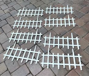 (8) White Picket Garden Fence (12.75” H x 23.4” W)