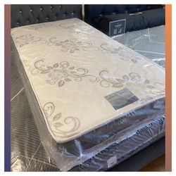 Twin size mattress/ Colchon