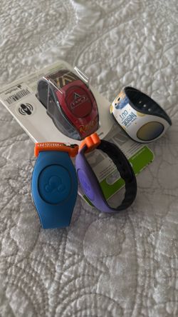 Disney Parks Bracelet Pass holder Magic Band