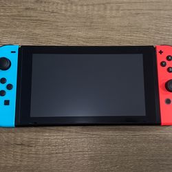 Nintendo Switch Bundle - Excellent Condition!
