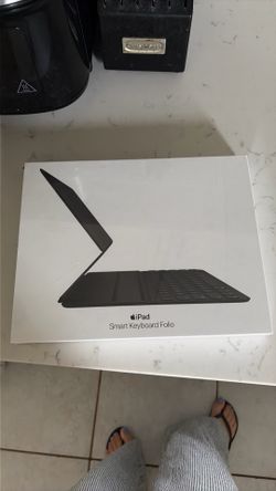 Apple Smart Keyboard Folio