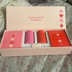 Ariana Grande Poker Set