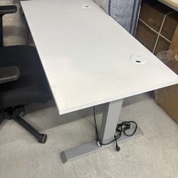 kyscraper Electric Height Adjustable Standing Desk