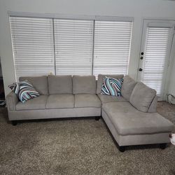 2 piece Sectional Couch Light Gray 