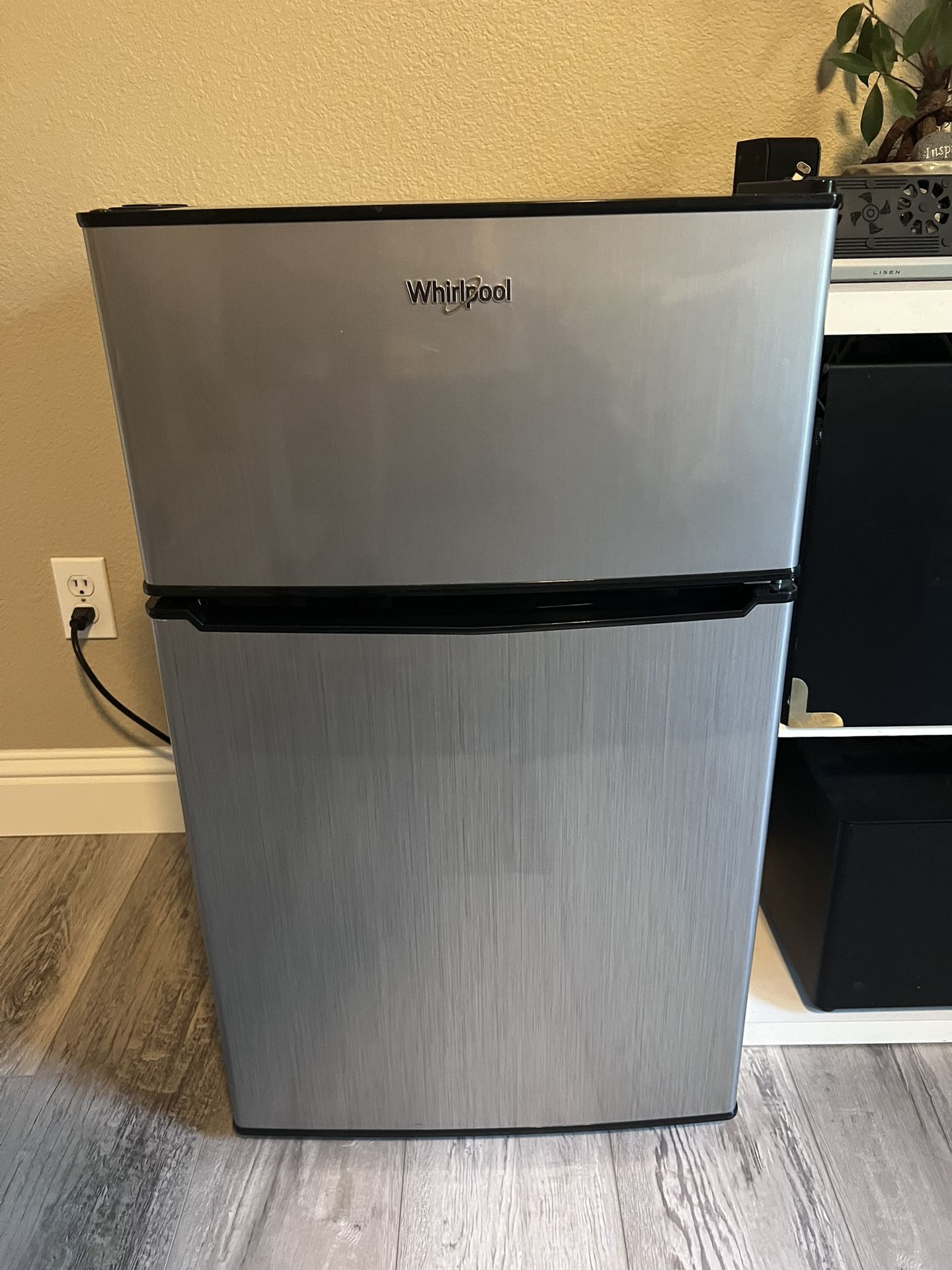 Whirlpool 3.1 cu ft Mini Fridge Stainless Steel - No shelves