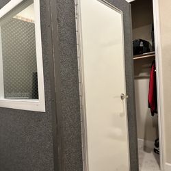 Sound Proof Booth 