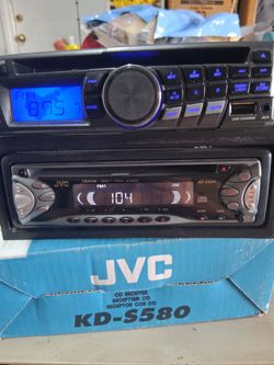2 CAR STEREOS ONE JVC AND ONE DUALLL