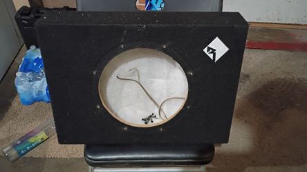 Rockford fosgate 10 in shallow mount speaker and box