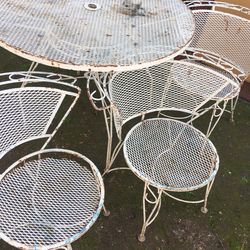Vintage 4 Piece Outdoor/ Patio Dining Set