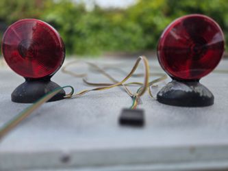 Towing lights