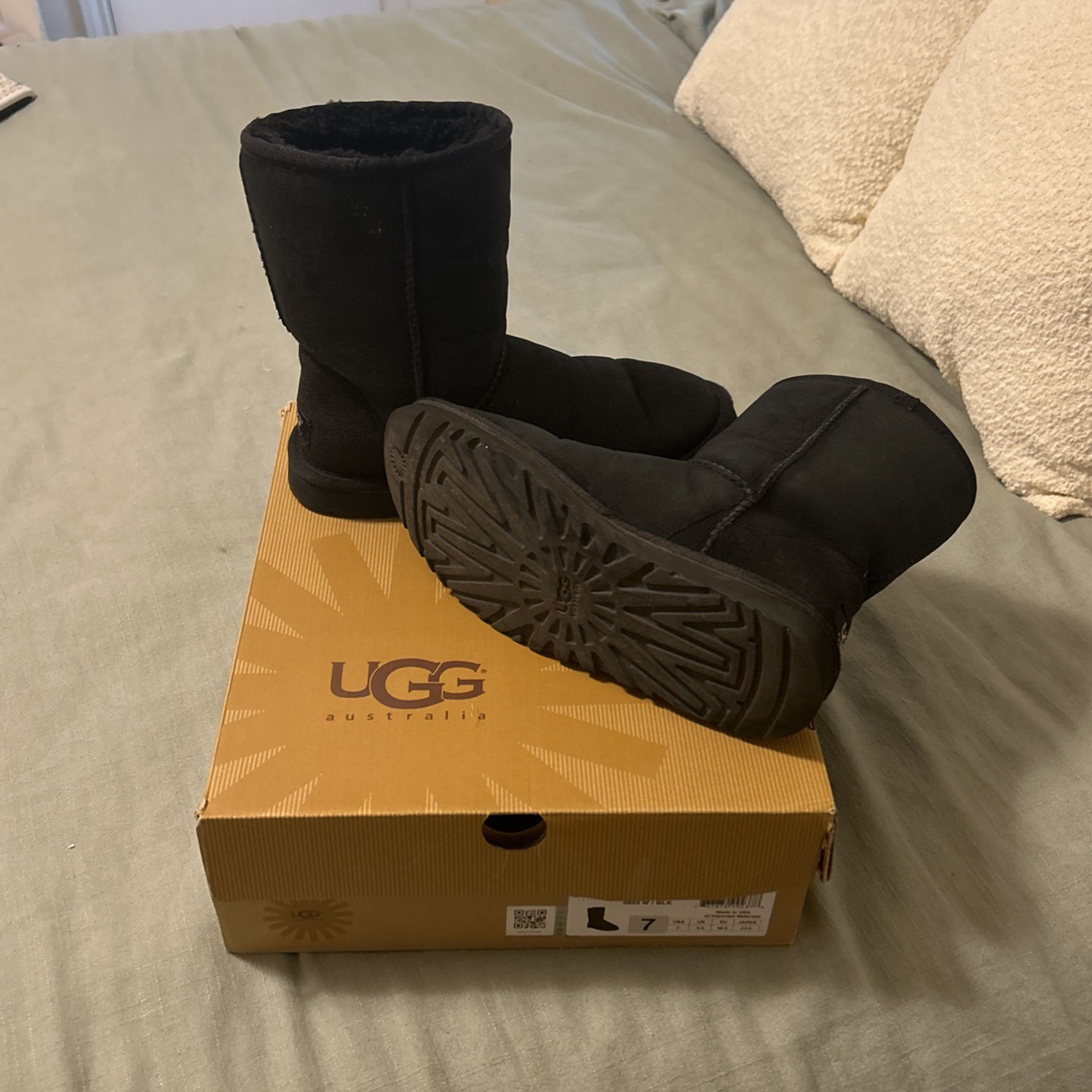 Ugg Classic Short Boots