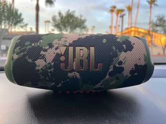 JBL Charge 5