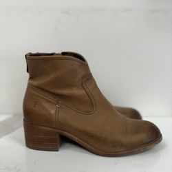FRYE Women’s Boots / Size 8