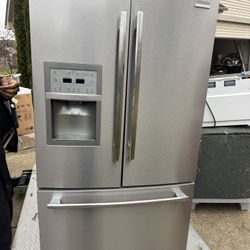 Frigidaire Refrigerator 