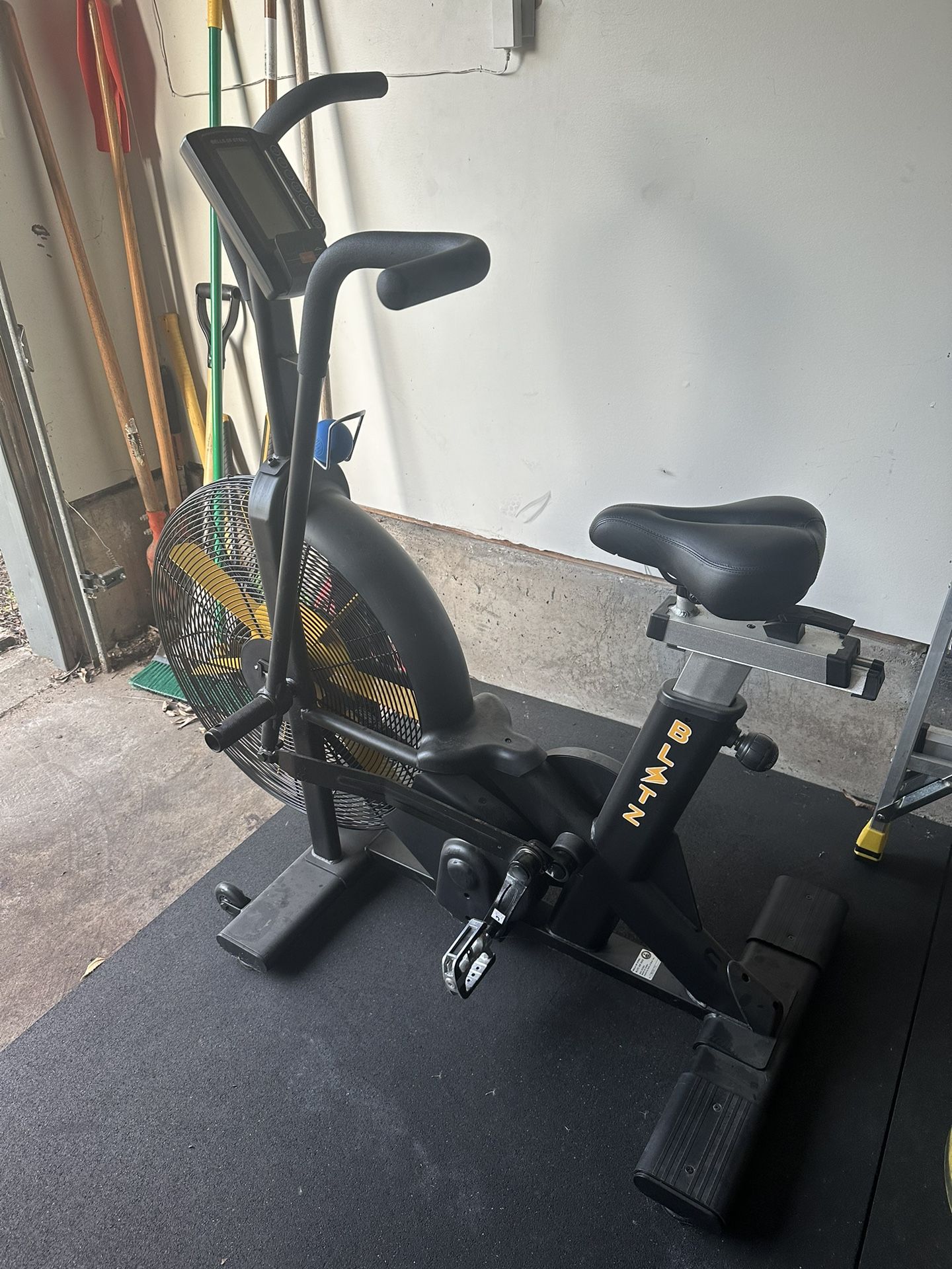Rogue Echo Bike Blitz Air Bike Review Rogue Fitness/workout