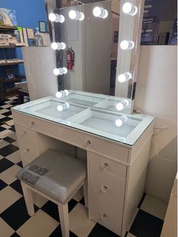 Hollywood Vanity Set with LED Mirror & Stool – $650