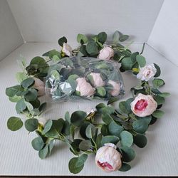 Artificial Floral Garland New & Excellent Pre-Owned Condition