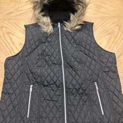 Ladies  black quilted vest hoodie Size 3xl