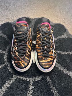 LeBron 23 heat wave size 5.5