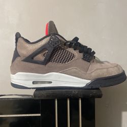 Jordan 4 Taupe Haze 