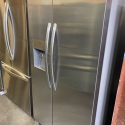 Frigidaire  FRSS2623AS 36 Inch Freestanding Side by Side Refrigerator