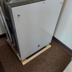 GE Top Control Dishwasher (White)