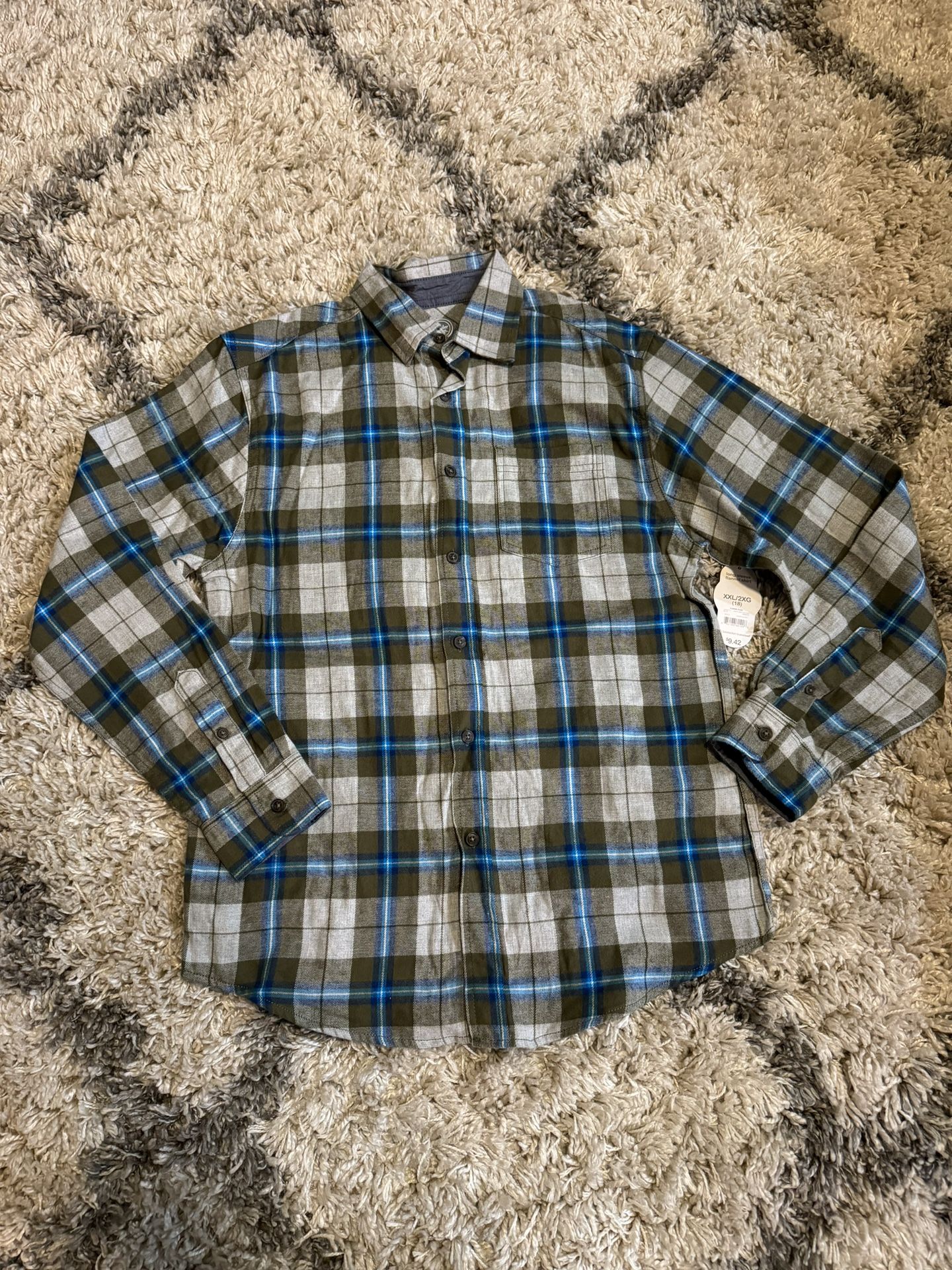 Button Up Flannel Shirt (XXL 18)