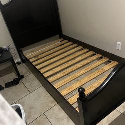 stanley wooden bed frame