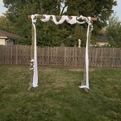 Wedding Arch (Pick-up only)