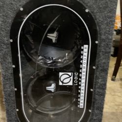 Dual Jl Audio 12’ Subwoofers And Bandpass Box