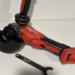 Milwaukee M18 Grinder 