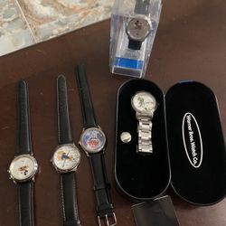 Lot Of Vintage Wachs New Never Use Need Batteries 