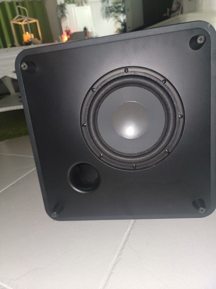 Boston SUBWOOFER IN GREAT WORKING CONDITION 