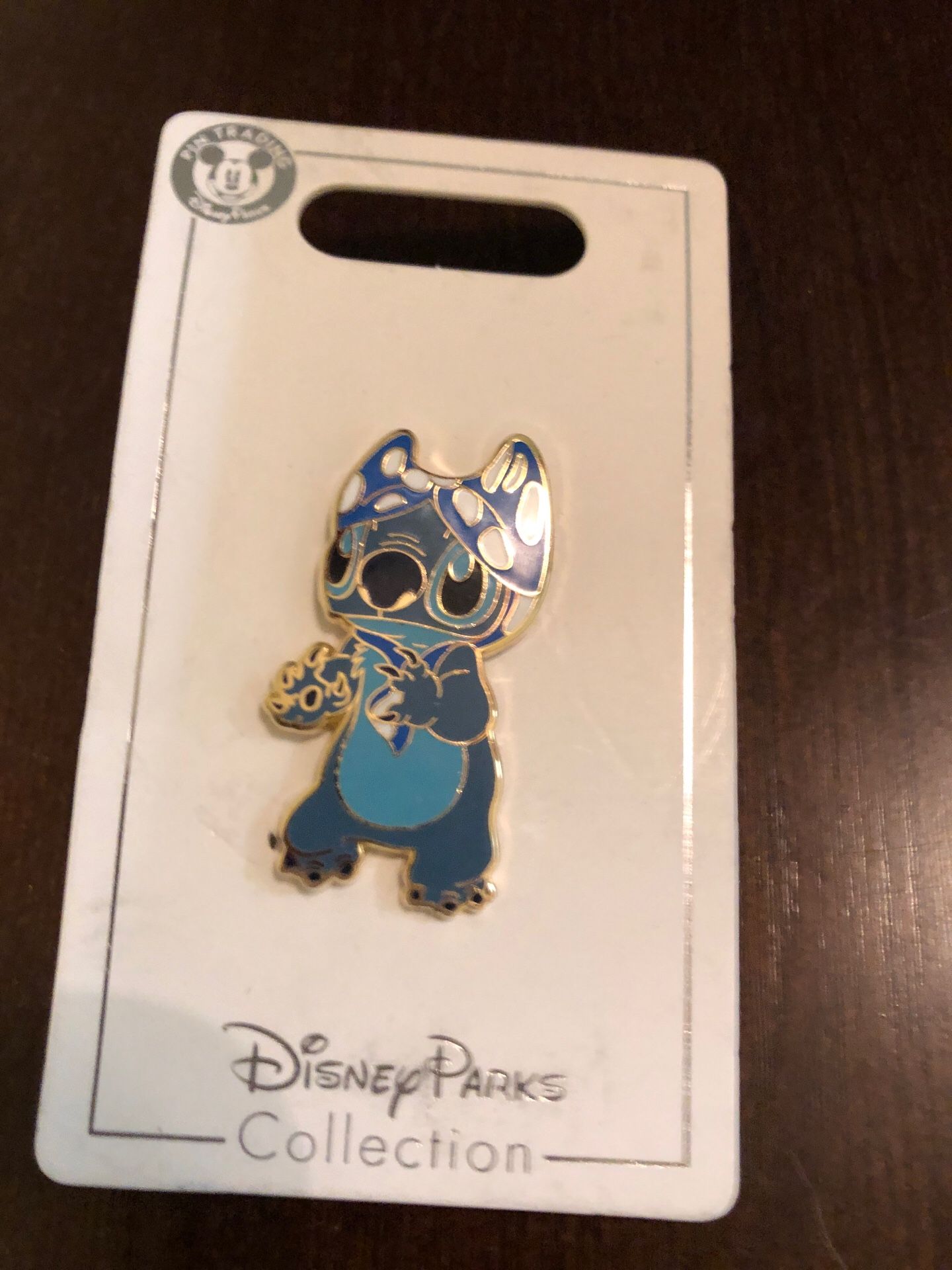 Disney pins Disneyland LILO and stitch