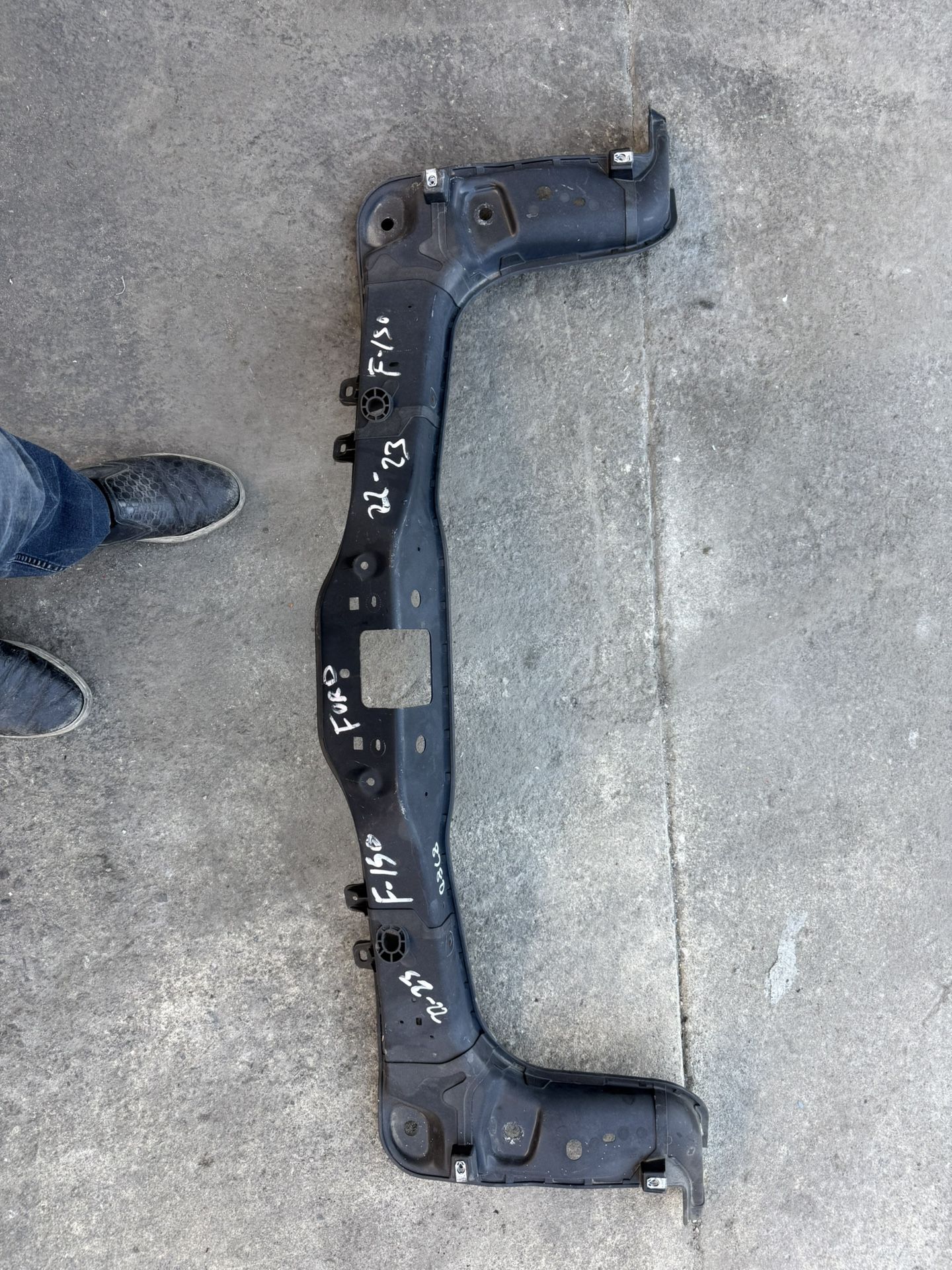 2024 Ford F150, Lightning Radiator Support