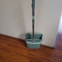 Broom/dustpan  