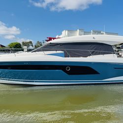 Beautiful Prestige 520 S Light Blue color powered by 2 x Volvo 435 hp IPS ( 380 h only )