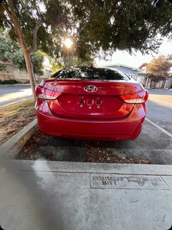 Hyundai ELANTRA 2013