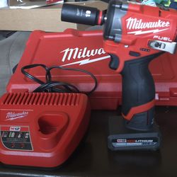 M12 FUEL 12V Li-Ion Brushless Cordless Stubby 3/8 in. Impact Wrench Kit w/(1) 5.0 Ah High Output Battery