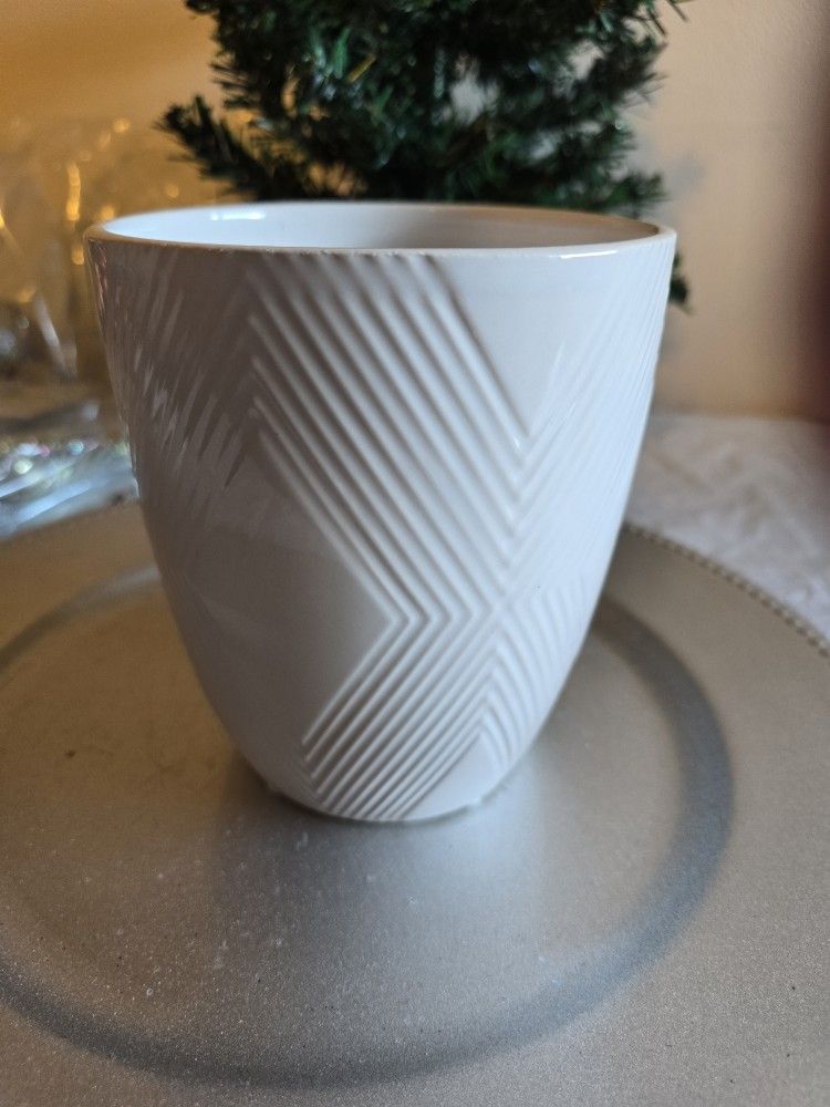 Ceramic Pot With Liner New 5 1/3 Inch