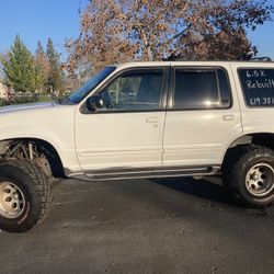 2000 Ford Explorer