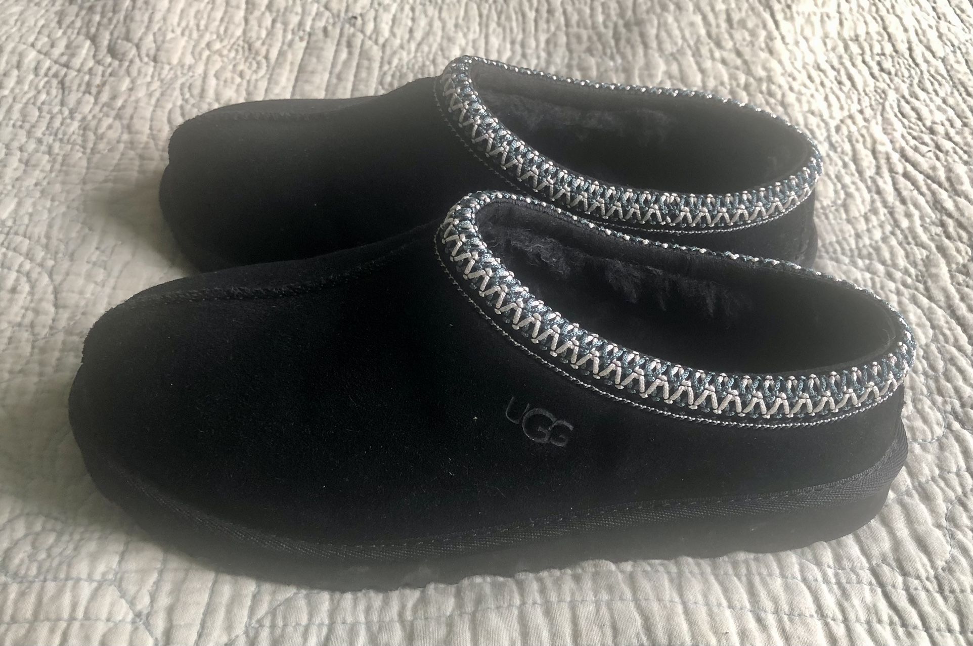 Used Ugg Big Kids Sz 6 Black Tasman Slipper/Shoes