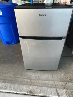 Mini fridge